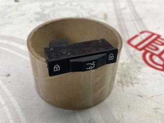 Кнопка открытия багажника BMW 5 G30/G31 2016-2020