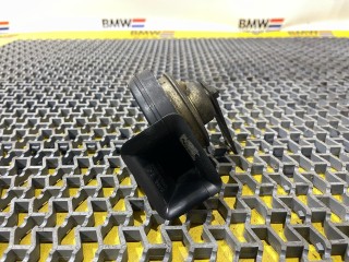 Сигнал (клаксон), BMW 7 E38 1994-1998