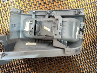 пластик панели правая, ориг. номер BK31V044L02A, Ford Transit 8 2013-2019