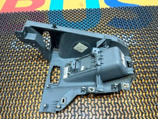 пластик панели левая, ориг. номер BK31V044L02G, Ford Transit 8 2013-2019