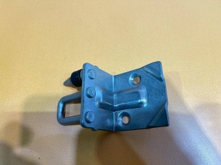 ответная часть (скоба) замка двери, ориг. номер BK31V44162AB, Ford Transit 8 2013-2019