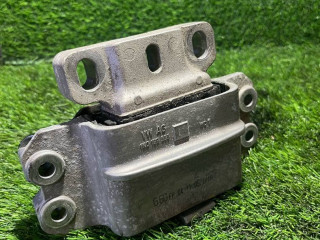 Подушка крепления двигателя, Volkswagen Passat B6 2005-2010