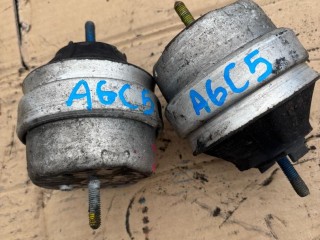 Подушка крепления двигателя Audi A6 4B/C5 1997-2001