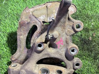 Кулак передний правый Mercedes-Benz C W203/S203/CL203 2000-2004