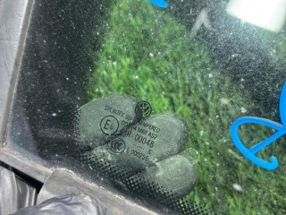 стекло кузовное переднее правое, Volkswagen Touran 2003-2006