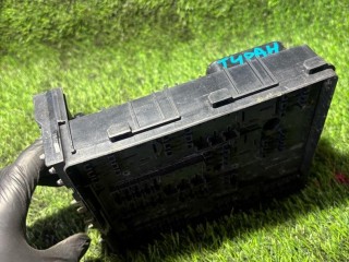Блок предохранителей передний, ориг. номер 1K0937808, 1K0937820, Volkswagen Touran 2003-2006