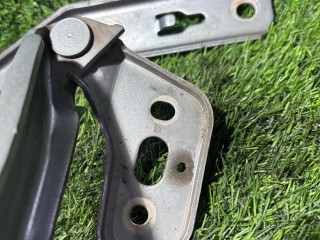 Петля капота правая, ориг. номер 4F0823301, Audi A6 4F/C6 2004-2008