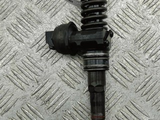 Форсунка топливная Volkswagen Passat B5 2000-2005