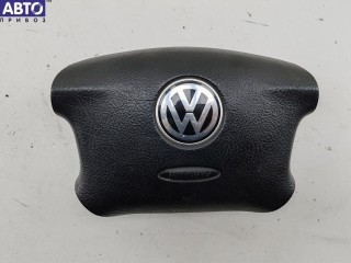 Подушка безопасности (Airbag) водителя Volkswagen Passat B5 1996-2001