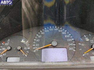 Щиток приборный (панель приборов), ориг. номер 2105402811, Mercedes E W210 1999-2002