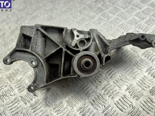 Кронштейн генератора, ориг. номер 038903143AE, Volkswagen Passat B5 2000-2005