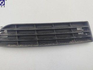 Решетка (заглушка) в бампер Audi A6 C4 (1994-1997)