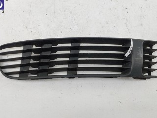 Решетка (заглушка) в бампер Volkswagen Passat B5 1996-2001