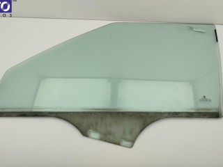 Стекло двери передней левой Skoda Fabia mk2 (5J) 2007-2010