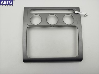 Рамка магнитолы, ориг. номер 1T0858071L, Volkswagen Touran 2006-2010