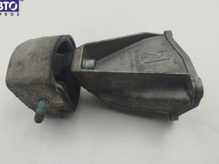 Кронштейн КПП опорный Volkswagen Passat B5 1996-2001