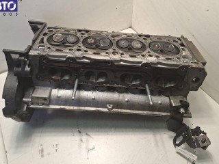Головка блока цилиндров двигателя (ГБЦ) Opel Astra H 2004-2007