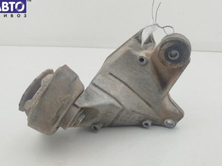 Кронштейн КПП опорный, ориг. номер 8D0399114S, Volkswagen Passat B5 2000-2005