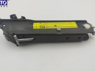 Домкрат Volkswagen Passat B6 2005-2010