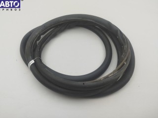 Уплотнитель двери передней левой, Volkswagen Touareg 2002-2007