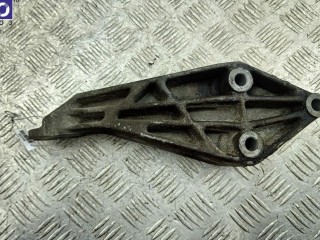 Кронштейн КПП опорный, ориг. номер 90498428, Opel Vectra B 1995-2000