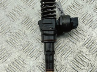 Форсунка топливная Volkswagen Passat B5 2000-2005