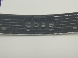 Решетка радиатора, ориг. номер 8E0853651F, Audi A4 B6 (2001-2004)