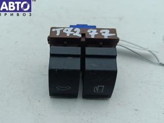 Кнопка открывания лючка топливного бака, ориг. номер 3C0959903, Volkswagen Passat B6 2005-2010