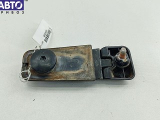 Петля стекла заднего, Nissan Pathfinder 2004-2010
