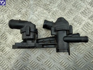 Корпус термостата, ориг. номер 03C121026AF, Volkswagen Passat B6 2005-2010