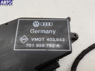Активатор (привод) замка двери сдвижной, ориг. номер 701959783A, Volkswagen Transporter 4 1990-2003