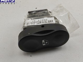 Кнопка стеклоподъемника переднего правого, ориг. номер 602227, Dacia (Renault) Logan