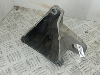 Кронштейн КПП опорный, ориг. номер 8D0399114S, Volkswagen Passat B5 1996-2001