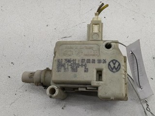 Активатор (привод) замка багажника, ориг. номер 3B09597818, Skoda Octavia mk1 (A4) 2000-2011