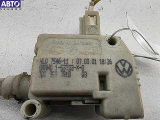 Активатор (привод) замка багажника, ориг. номер 3B09597818, Skoda Octavia mk1 (A4) 2000-2011