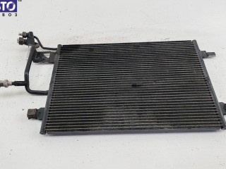 Радиатор охлаждения (конд.) Audi A4 B5 (1994-2001), 1.8 л, МКПП, 8D0260401E