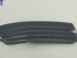 Решетка (заглушка) в бампер Audi A4 B5 (1994-2001), седан, 8D0807346G