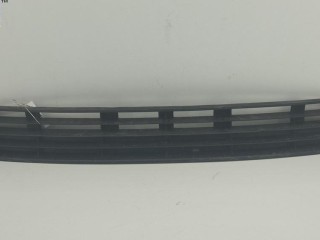Решетка (заглушка) в бампер Audi A4 B5 (1994-2001), седан, 8D0807683E
