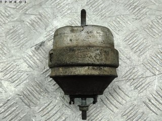 Подушка крепления двигателя Volkswagen Passat B5 1996-2001, 1.8 л, бензин, 8D0199379J