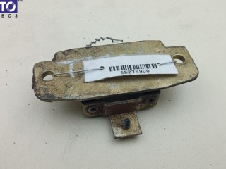 Ответная часть (скоба) замка двери, ориг. номер 701829721A, Volkswagen Transporter 4 1990-2003