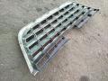 05113127AA, 05113128AA Решетка радиатора Chrysler Grand Voyager 2011г. - фото №6