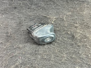 Кнопка стеклоподъемника переднего правого Renault Scenic 1999-2003