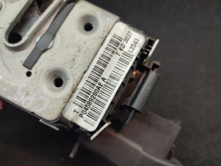 Замок двери передней правой, ориг. номер P04589280AE, Chrysler Voyager 2007-2010