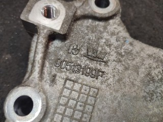 Кронштейн компрессора кондиционера, ориг. номер 90513199F, Chrysler Voyager 2007-2010