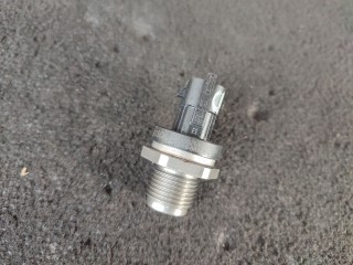 Датчик давления топлива, ориг. номер 028100937, Chrysler Town Country 2007-2010