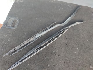 Щеткодержатель (поводок стеклоочистителя, дворник), Peugeot 607 2004-2010