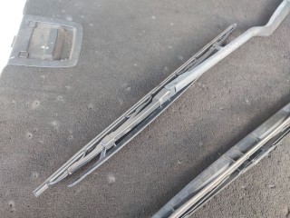 Щеткодержатель (поводок стеклоочистителя, дворник), Peugeot 607 2004-2010