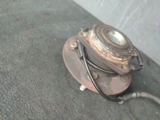 Ступица передняя левая, Dodge Caravan 2007-2010