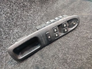 Кнопка стеклоподъемника Peugeot 607 2004-2010