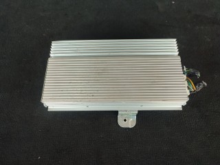 Усилитель музыкальный, ориг. номер 05107086AG, Chrysler Town Country 2007-2010